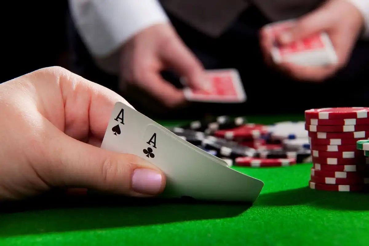 no macau live-dealer table showing blackjack game with multi-camera feed